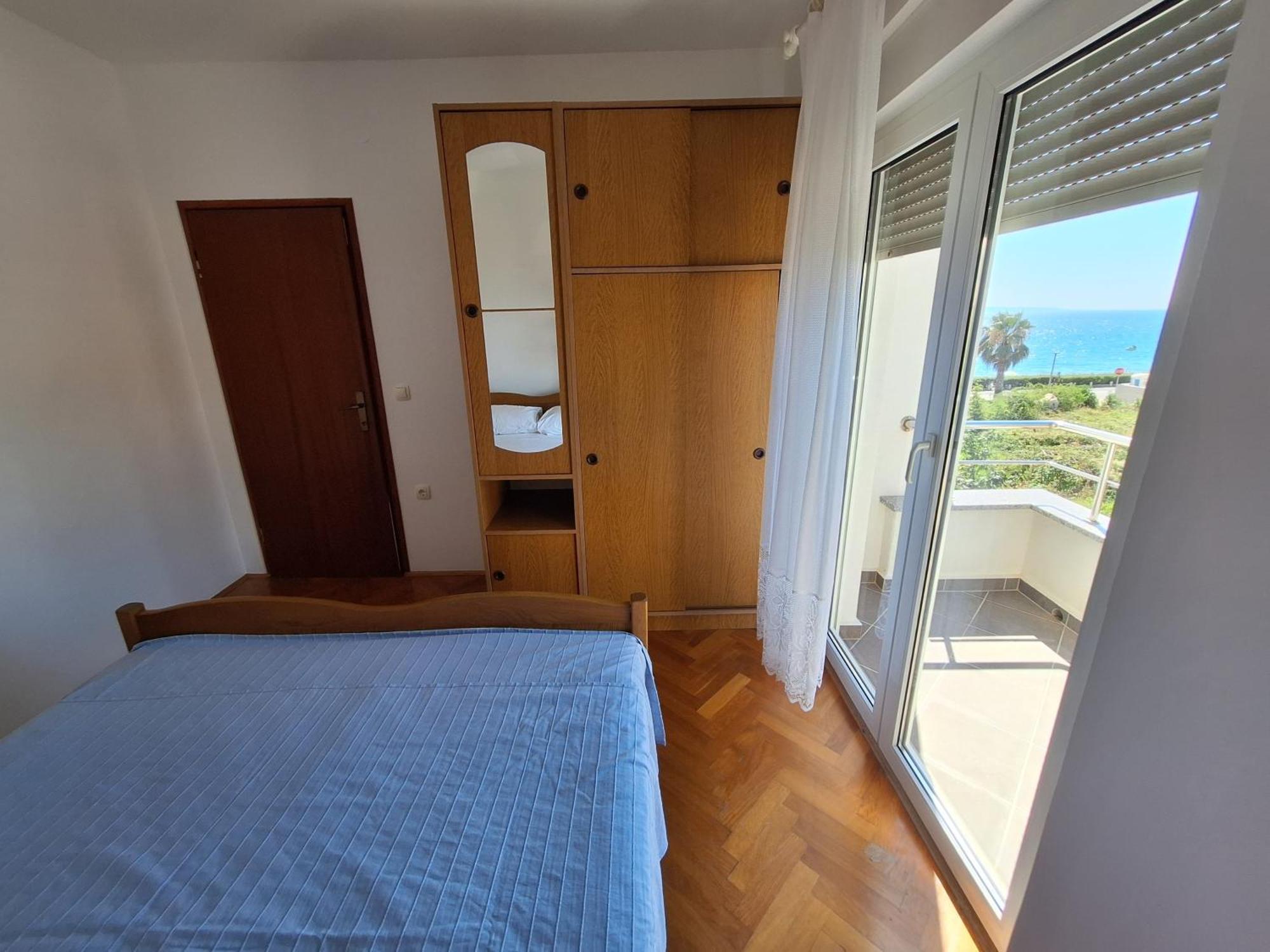 Apartments By The Sea Novalja, Pag - 9326 Номер фото