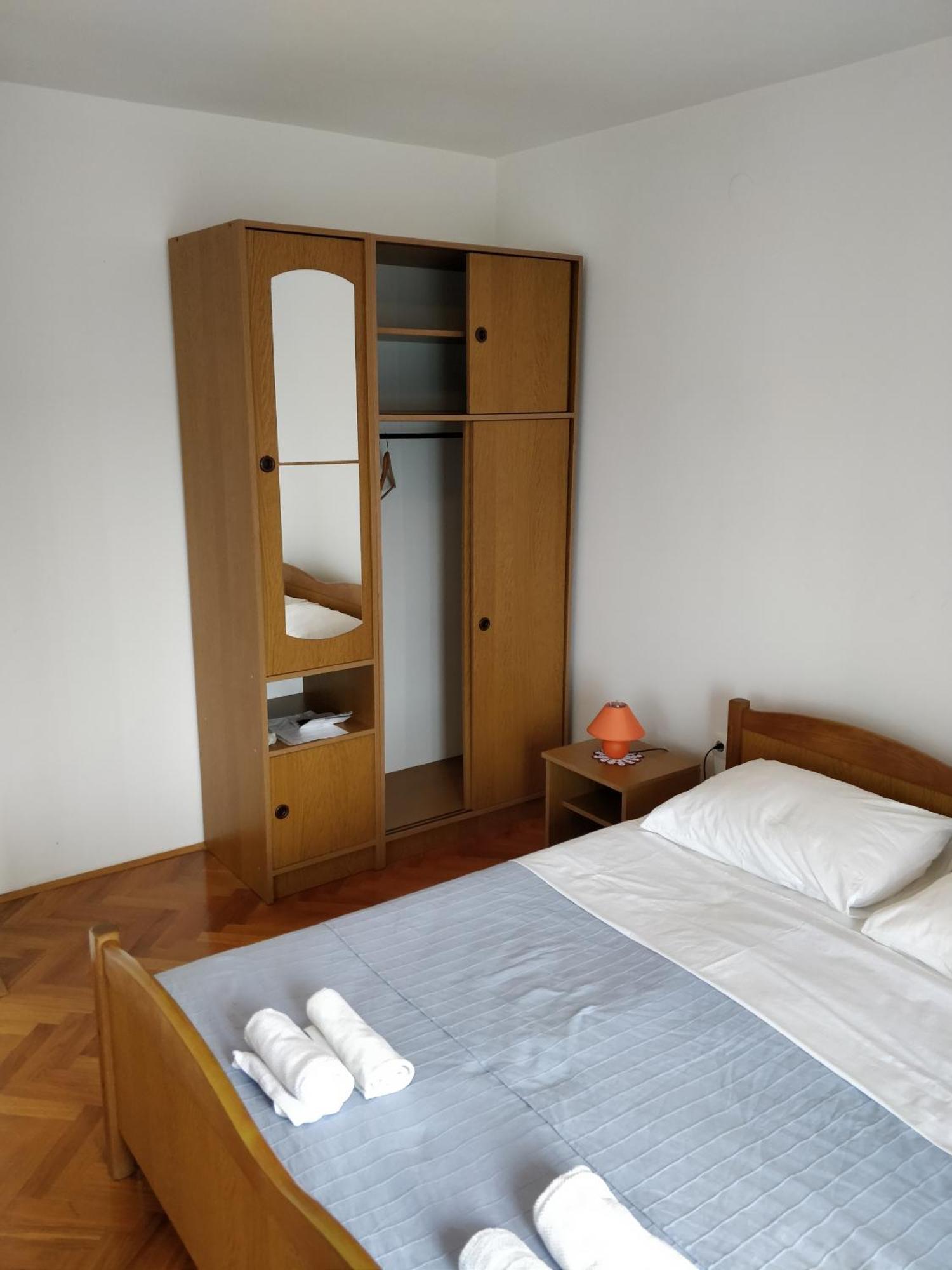 Apartments By The Sea Novalja, Pag - 9326 Номер фото